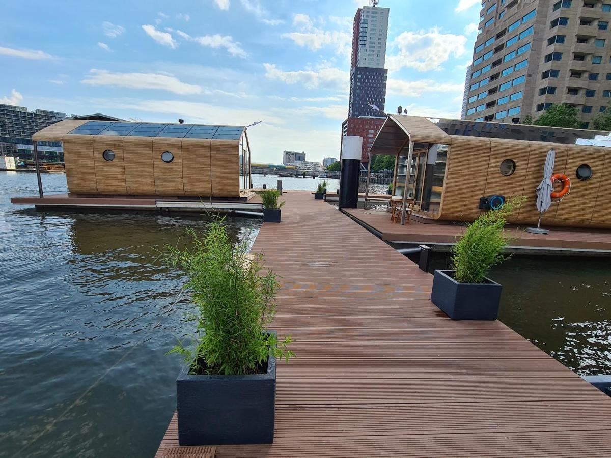Wikkelboats At Floating Rotterdam Rijnhaven Villa Bagian luar foto