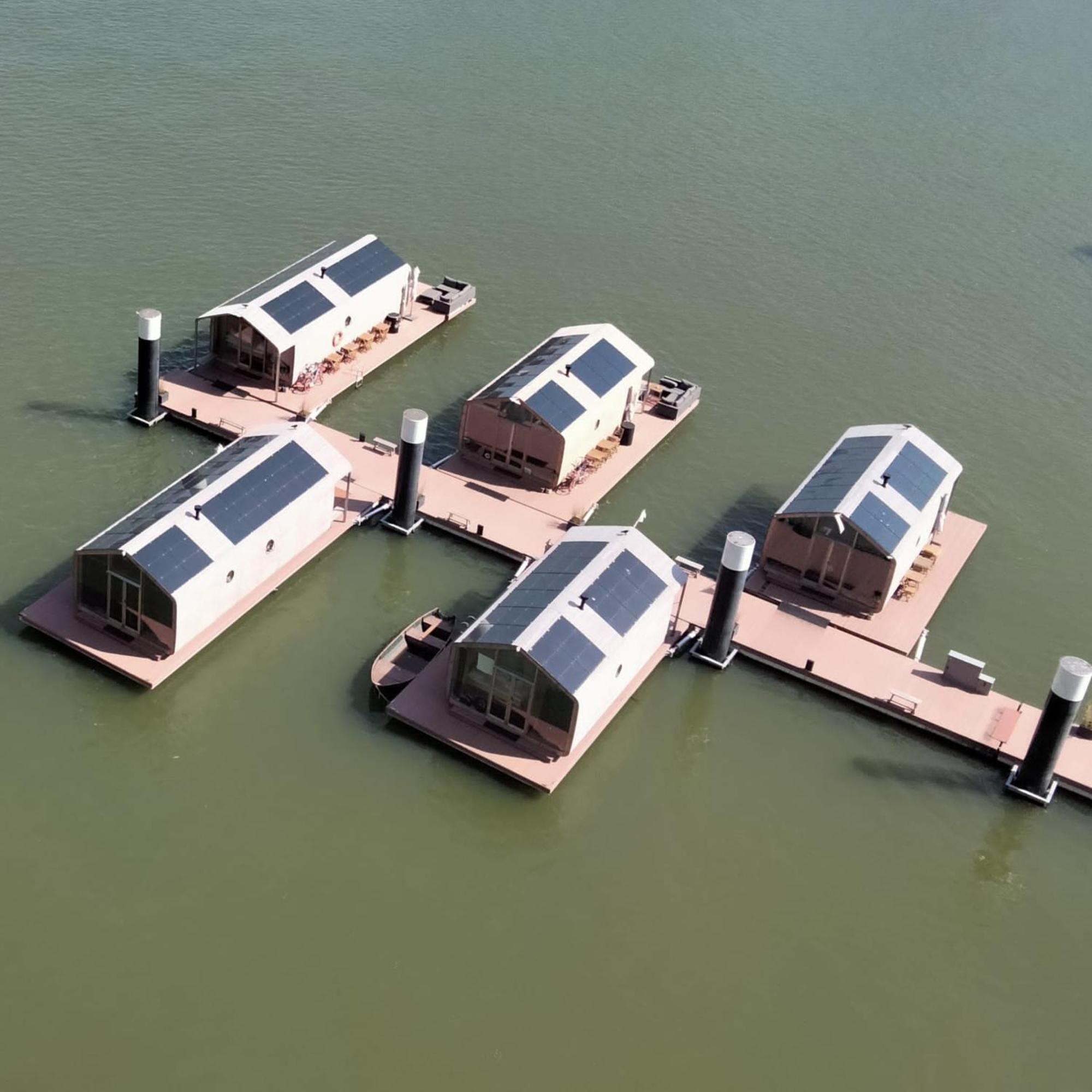 Wikkelboats At Floating Rotterdam Rijnhaven Villa Bagian luar foto